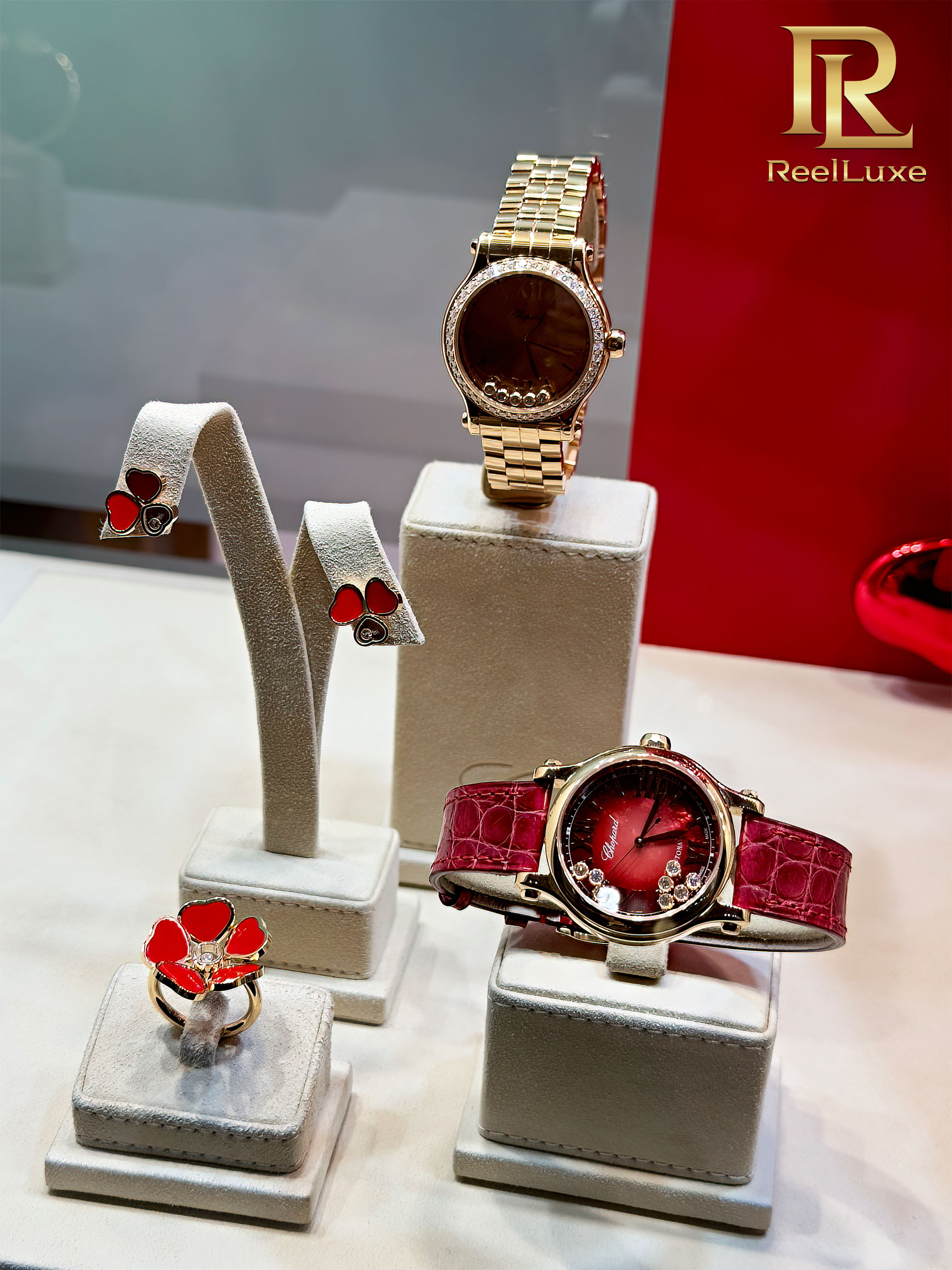 Montres, boucles d'oreilles, bague Happy Hearts de Chopard - Boutique Chopard Firenze - Florence, Italie